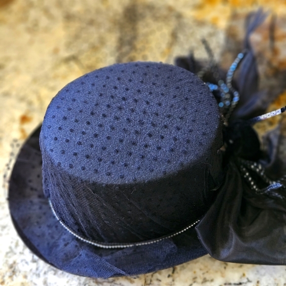 Cool Hat with Steampunk Vibes - Picture 5 of 9